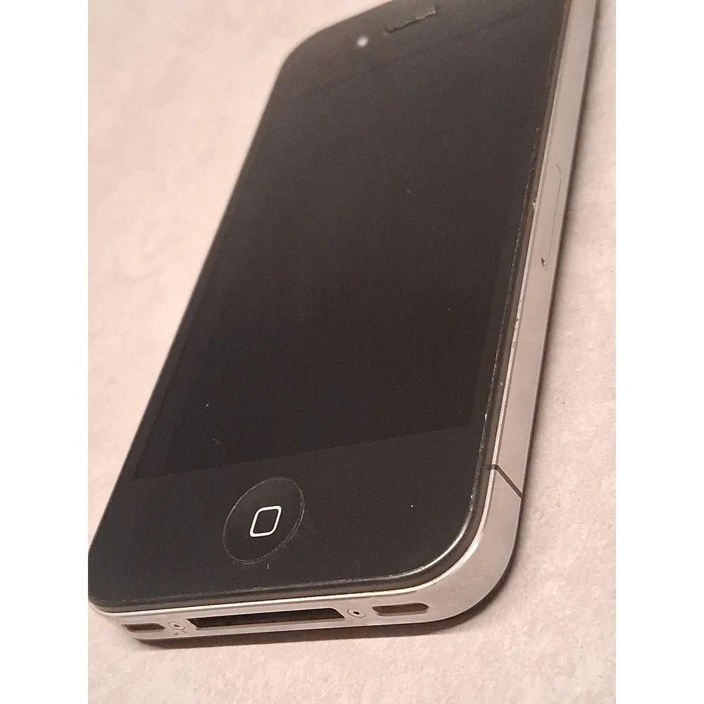 Apple iPhone 4s - 8GB -Black
